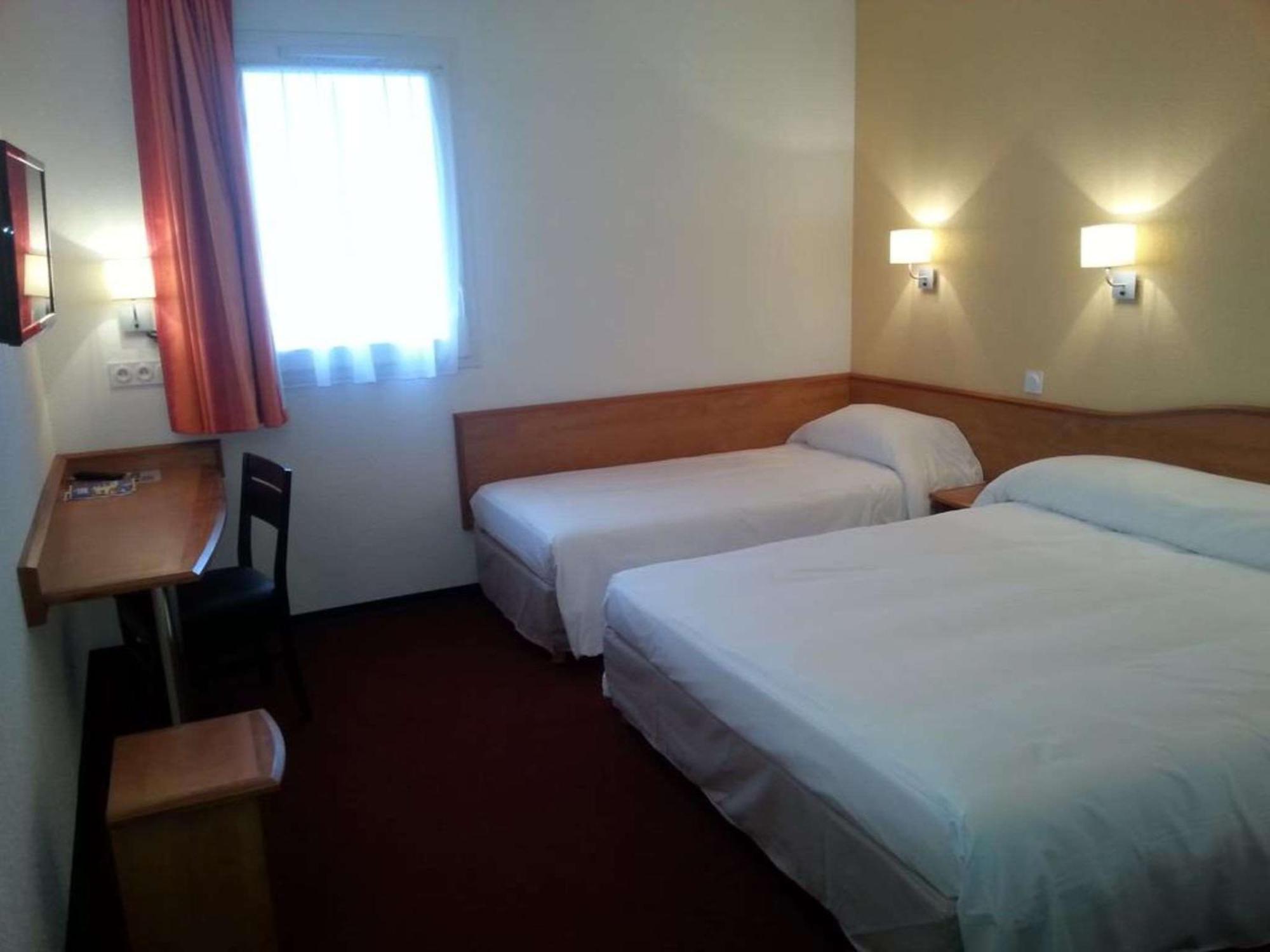Brit Hotel Confort Villeneuve Sur Lot Bias  Eksteriør billede