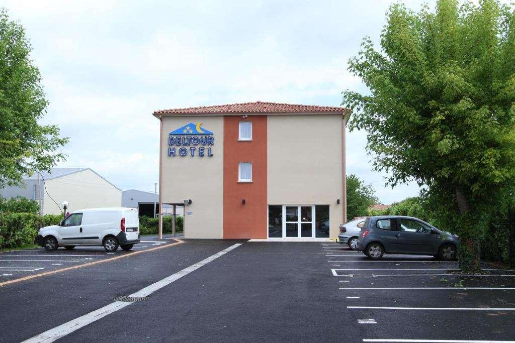 Brit Hotel Confort Villeneuve Sur Lot Bias  Eksteriør billede