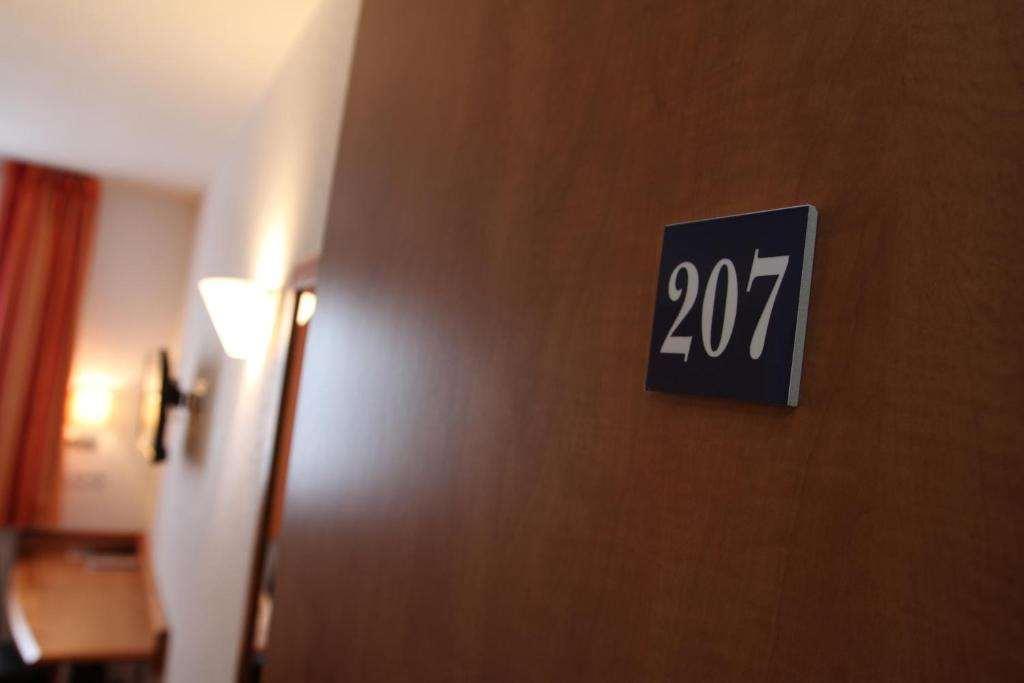 Brit Hotel Confort Villeneuve Sur Lot Bias  Værelse billede