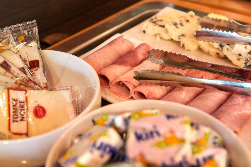 Brit Hotel Confort Villeneuve Sur Lot Bias  Restaurant billede