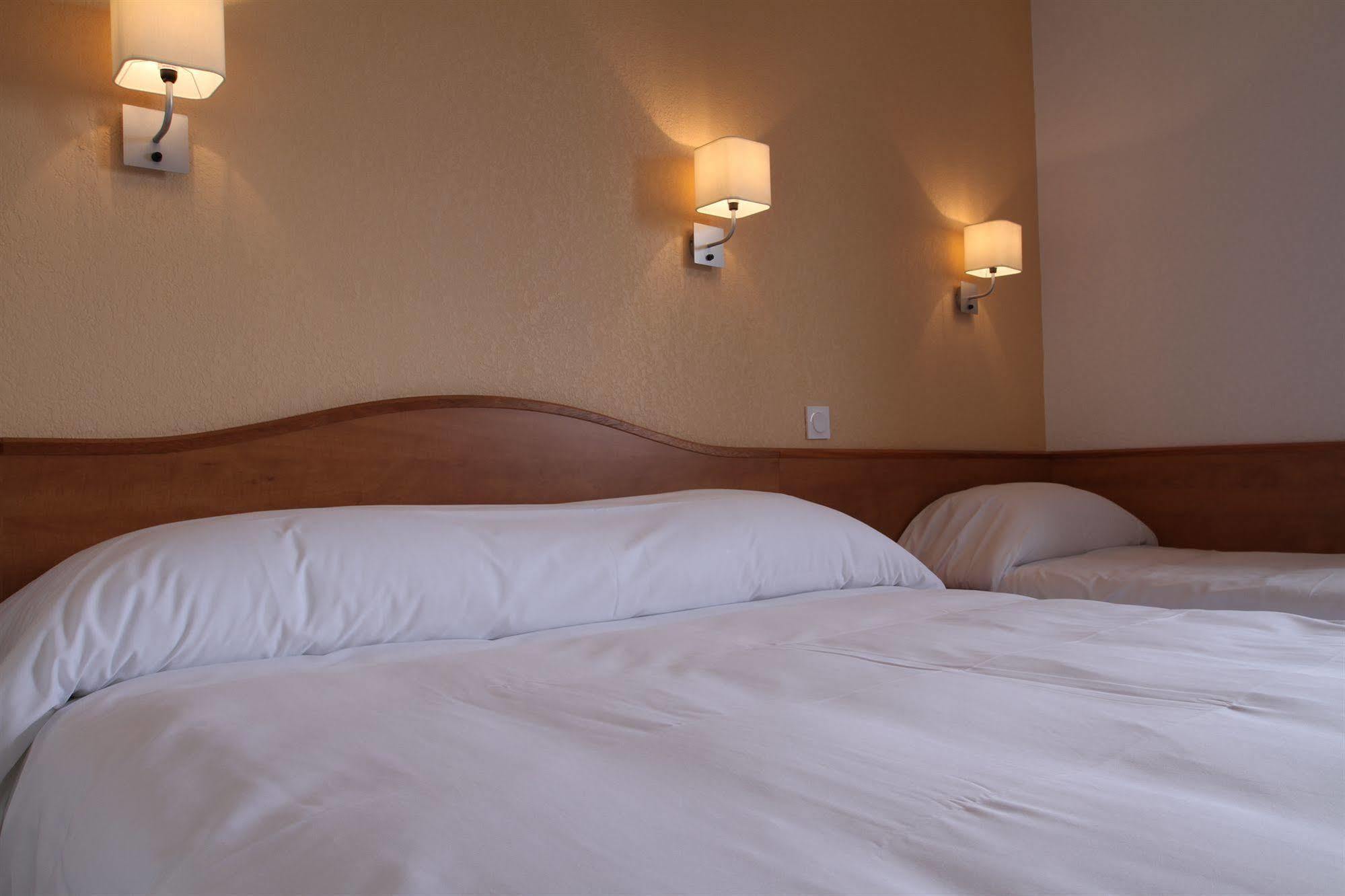 Brit Hotel Confort Villeneuve Sur Lot Bias  Eksteriør billede