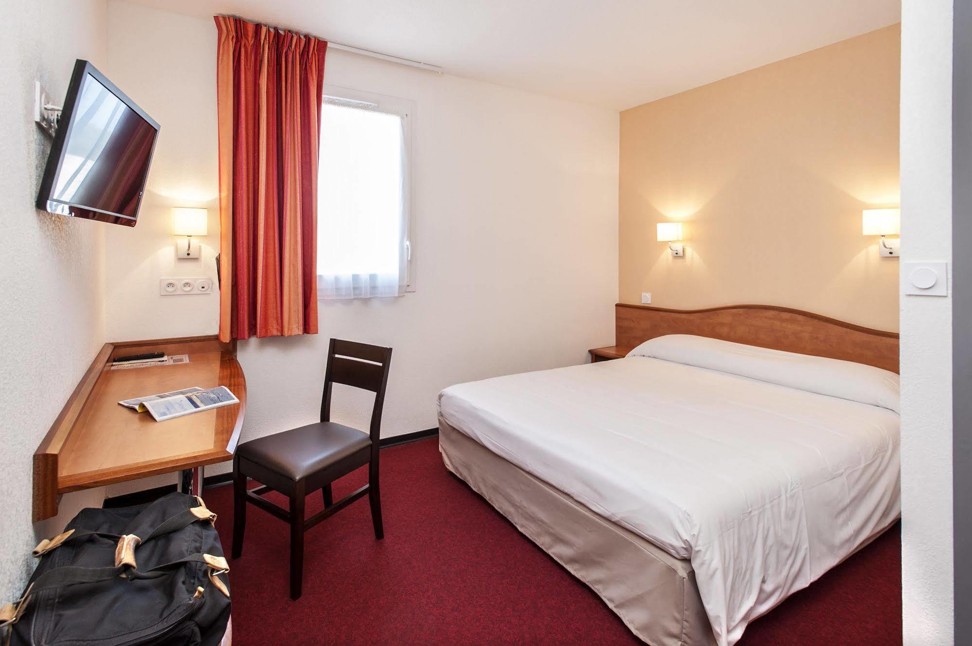 Brit Hotel Confort Villeneuve Sur Lot Bias  Eksteriør billede